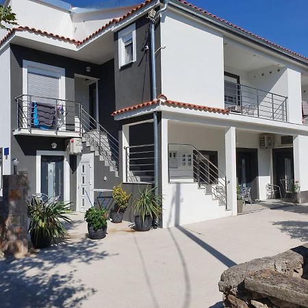 Jeli Apartments Starigrad Paklenica Esterno foto