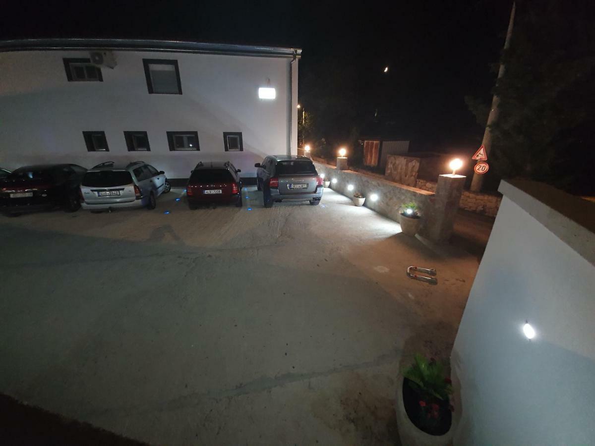 Jeli Apartments Starigrad Paklenica Esterno foto