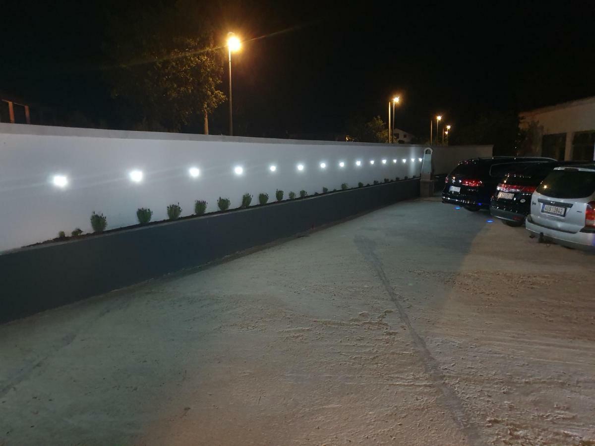 Jeli Apartments Starigrad Paklenica Esterno foto