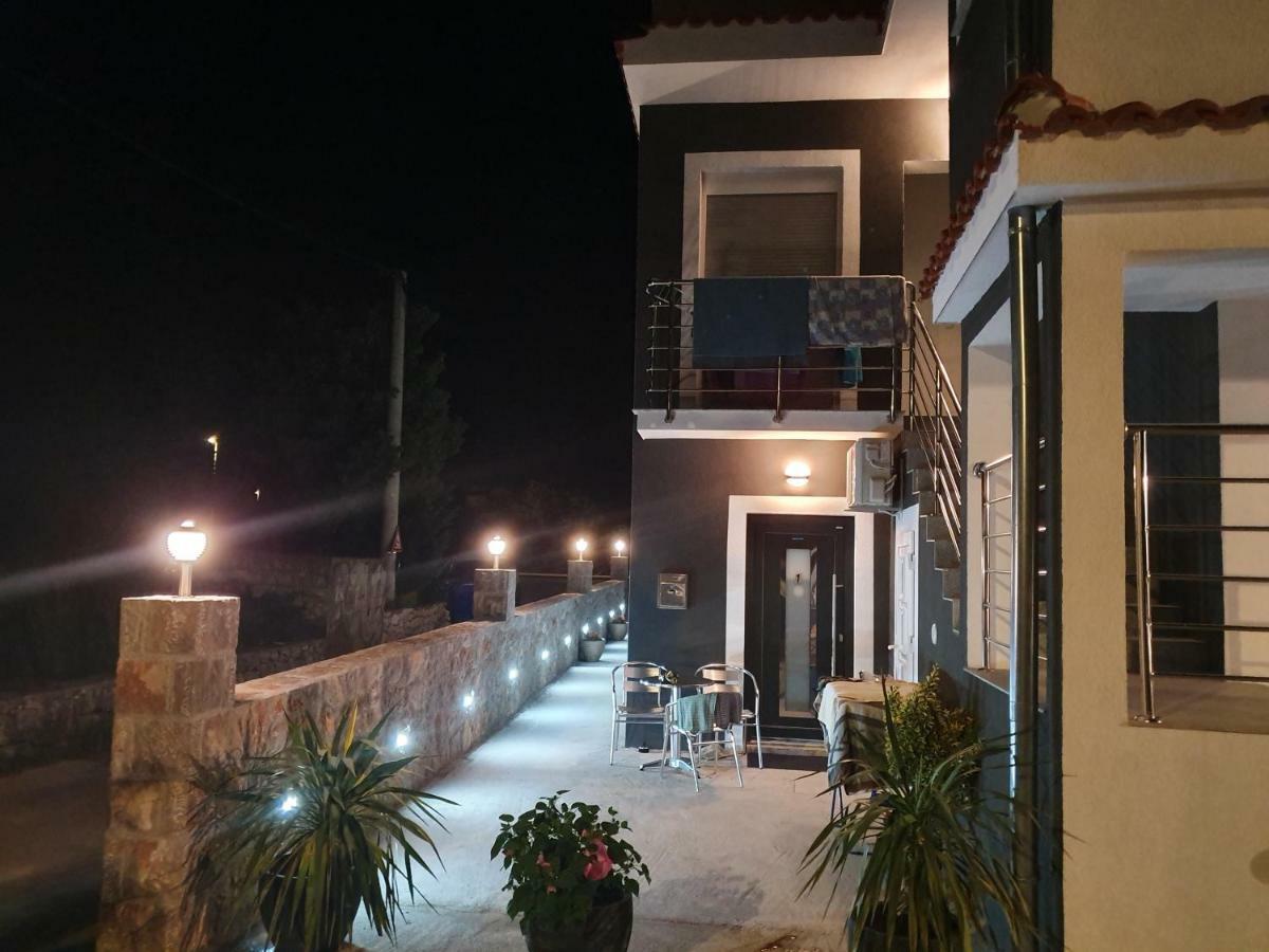 Jeli Apartments Starigrad Paklenica Esterno foto