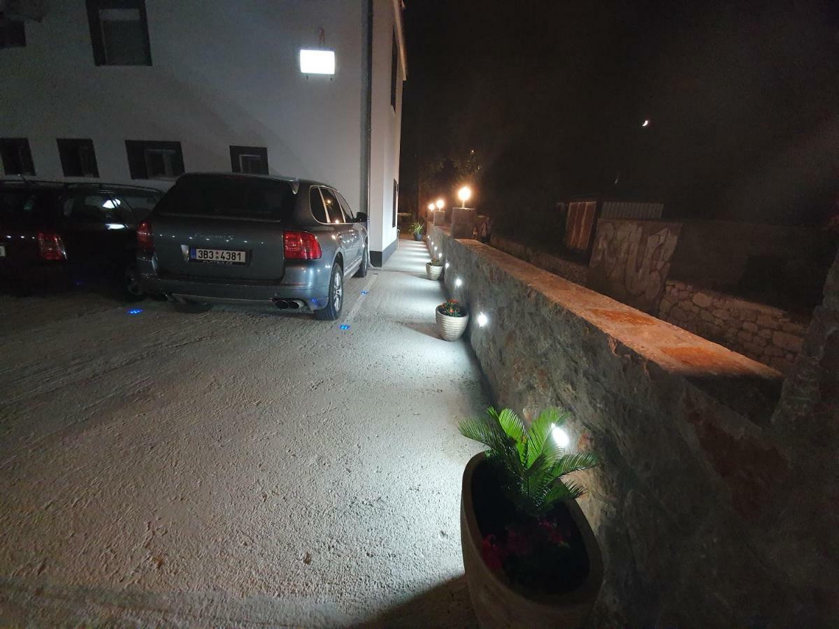 Jeli Apartments Starigrad Paklenica Esterno foto